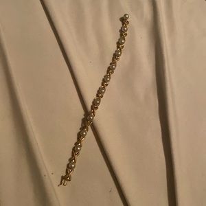 Beautiful 7 inch bracelet